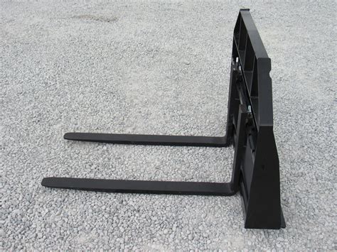 Standard Duty Pallet Fork Frame With 42″ 2200 Pound Pallet Forks Fits