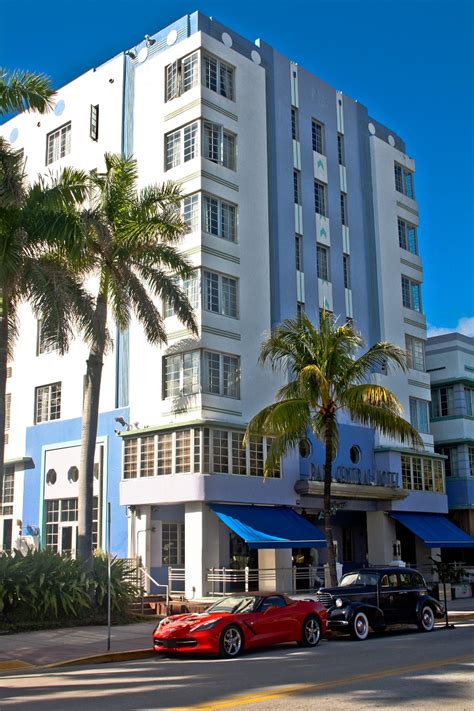 Accessorise your home with impressive wall art. Art Deco South Beach, Miami - cheriecity.co.uk