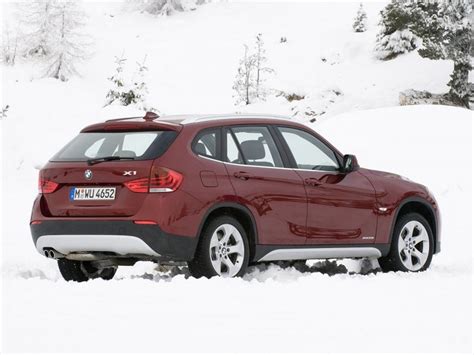 An r50/2 cost $1,138 ($7,950 in 2011) and an r69s cost $1,564 ($10,900 in 2011 dollars). Car Pictures: BMW X1 xDrive 28i 2011