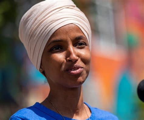 Minnesotas Omar Holds Off Well Funded Primary Challenger