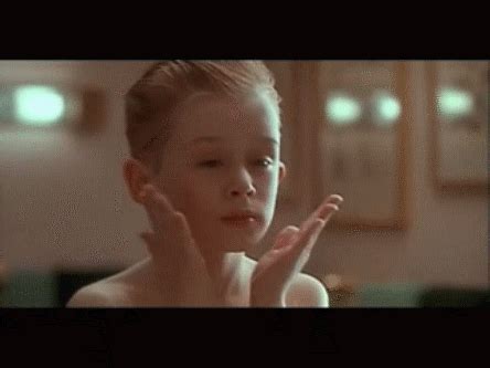 Make your own gif with our online gif maker ! 5 funny Home Alone GIFs - DAILYPOP.in
