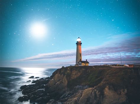 Download Wallpaper 1600x1200 Lighthouse Starry Sky Shore Pescadero