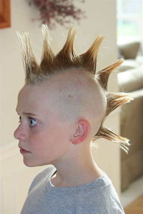 Long on top, short on sides. 25+ best images about mohawk boys on Pinterest | Post rock ...