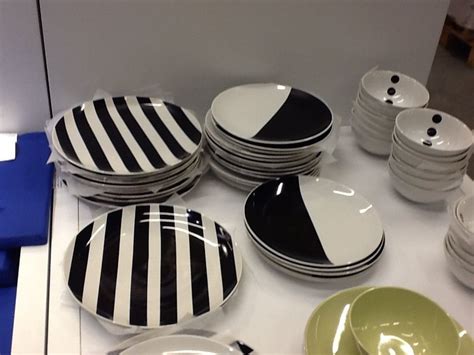 Great Black And White Dishes From Ikea Would Love A Dozen Of The