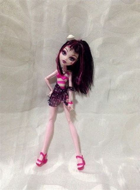 Boneca Monster High Draculaura Cole O Skull Shore Brinquedo Mattel