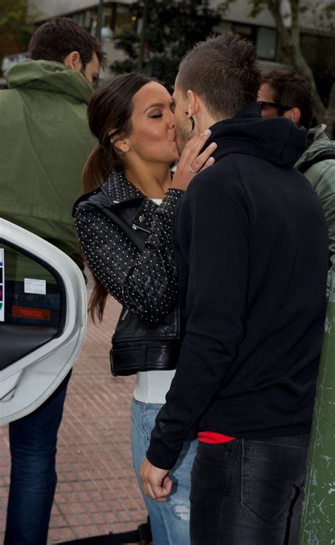 Cristina Pedroche y David Muñoz se comen a besos