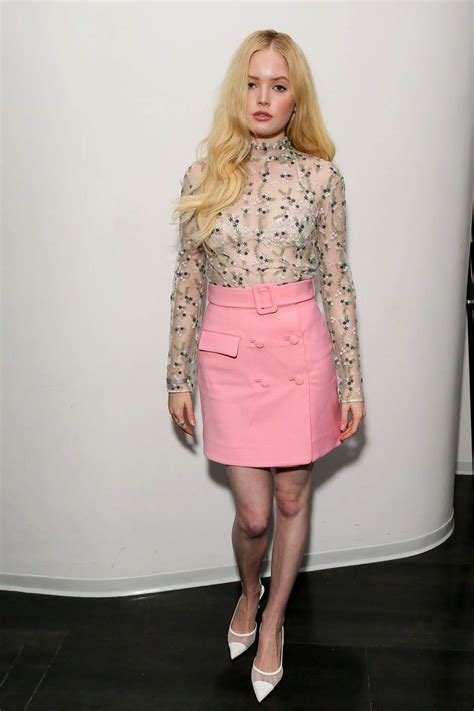 Ellie Bamber Attends The La Premiere Of Extracurricular Activities In