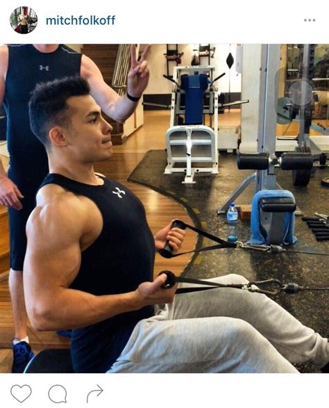 10 super hot personal trainers you should follow on instagram dear straight people
