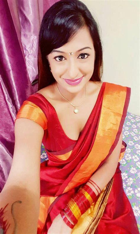 Exotic Indian Beauties • Selfie Tease In Saree