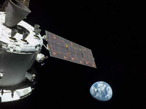 Nasa Capsule Returns To Earth Ending The Artemis I Mission