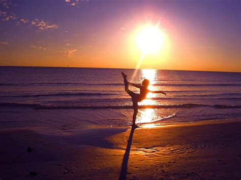 Yoga Sunset Wallpapers Top Free Yoga Sunset Backgrounds Wallpaperaccess