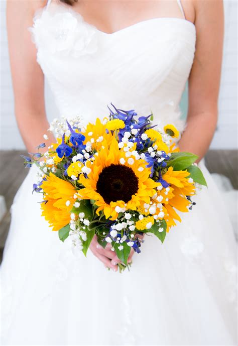 Sunflower Bridal Bouquet With Accents Of Royal Blue Mariage En Jaune