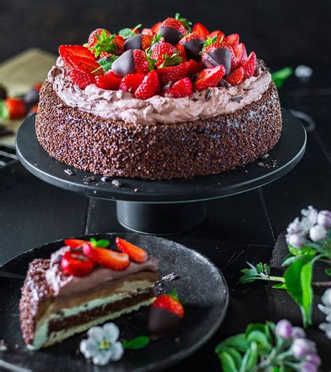 Schnelle Schokoladen-Erdbeer-Torte | Kuchen und torten, Leckere torten ...