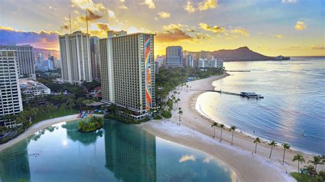 Hilton Hawaiian Waikiki Beach Resort