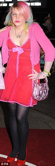 Jonathan Ross Pink Ladies Tv Hosts Daughter Betty Kitten Looks Just Like Mum Daily Mail Online