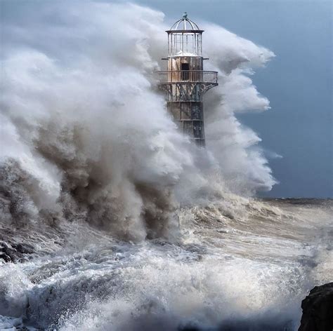 Lighthouse Weathering The Storm • Rpics Beautiful Lighthouse