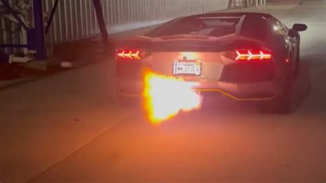 Lamborghini Aventador V12 Aggressive Exhaust Spits Fire Youtube