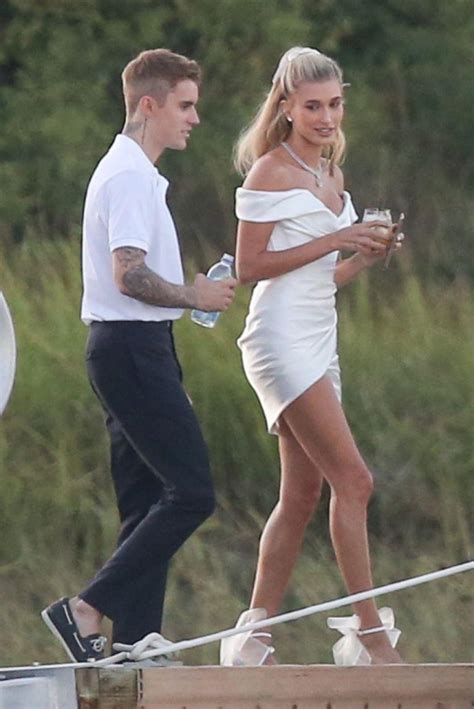 After popping into paris to meet french president emmanuel macron and show off their european summer style last week, hailey baldwin and justin bieber have . Justin Bieber et Hailey Baldwin se sont mariés lundi soir ...