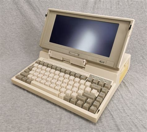 Toshiba T1200 Laptop Computer
