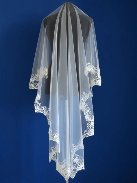 Embroidered Wedding Veil Mantilla Veil Bridal Veil Embroidered Bridal Veil Fingertip Veil