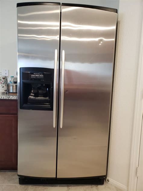 We're pleased to offer the components you need to customize your fridge, including a variety of handles to match your kitchen's style, water filters for great tasting refreshment, drawer dividers for better organization and more. Kitchenaid refrigerator for sale for Sale in Las Vegas, NV ...