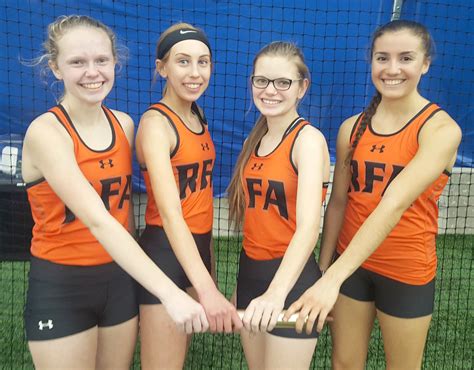 Rfa 6000 Girls Relay Squad Runs To School Record At Uc Rome Daily