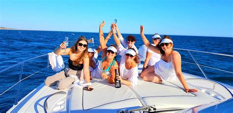 bachelorette boat party in vilamoura