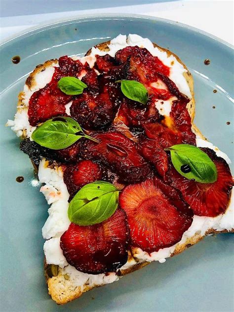 Vegan Whipped ‘feta And Balsamic Vinegar Strawberries Rveganchill