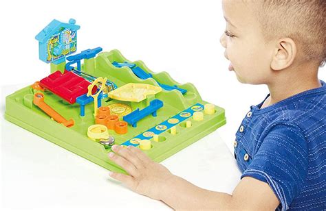 Un juego de mesa que lleva a los jugadores a través de las el juego por sí mismo tiene una larga lista de reglas, pero pueden ser fáciles de comprender. Reglas del juego Screwball Scramble - Entretenimiento Digital