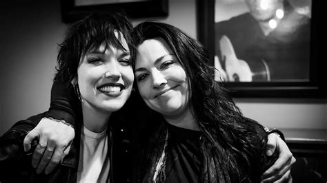 Evanescences Amy Lee And Halestorms Lzzy Hale On Pre Tour Rituals