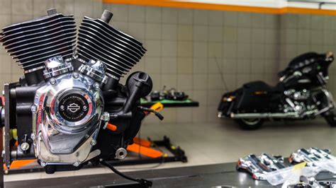 Heres What Its Like To Dismantle A Harley Davidson Milwaukee Eight Engine