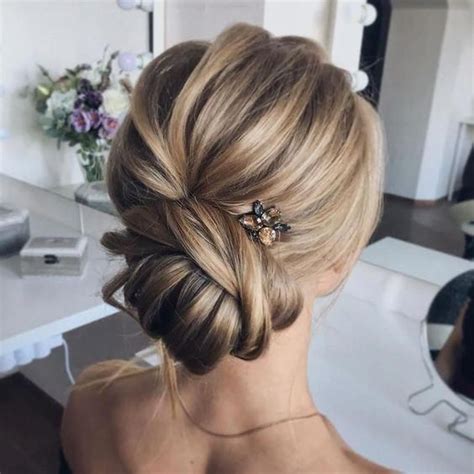 50 Unforgettable Mother Of The Bride Hairstyles Easy Hairstyles