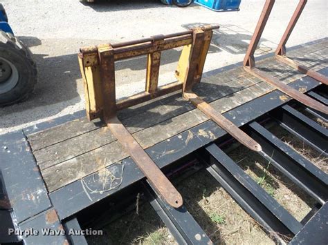 Case Skid Steer Pallet Forks In Oswego Ks Item K6424 Sold Purple Wave