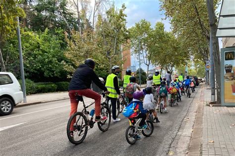 Barcelona Bicycle School Bus Program A Hit Momentum Mag