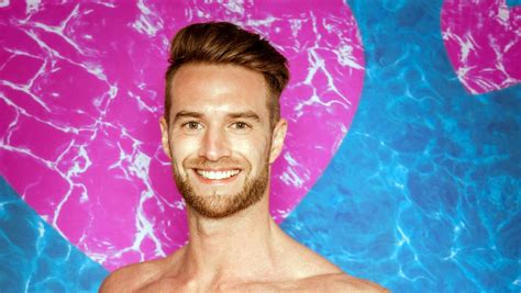 Love Island Florian Sex Hammer Nach Einzug In Die Villa Intouch
