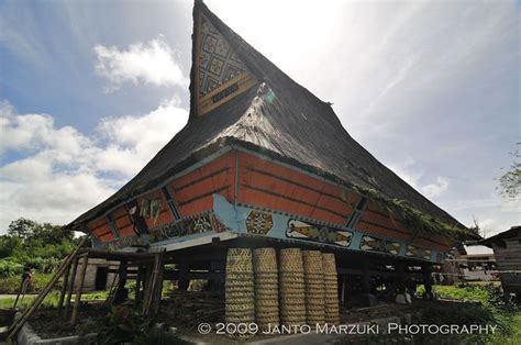 Rumah Adat Batak Karo Brastagi Sumatera Utara Flickr Photo Sharing