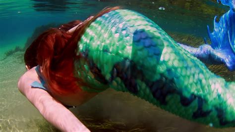 Mermaids Swim Below The Surface Of The Beautiful Florida Springs Youtube
