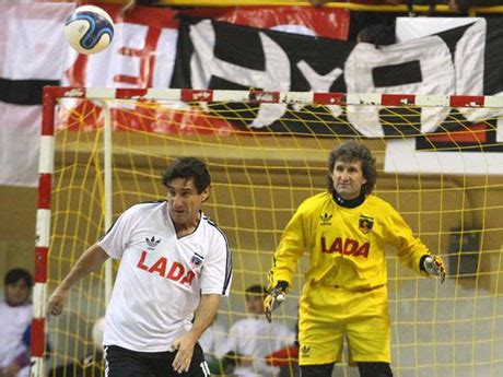 Para celebrar las tres décadas del título, la marca alemana y los albos presentaron una pieza de color plata con los tradicionales blanco y negro, que rememora el trofeo de la copa continental obtenido por los albos en 1991. Colo Colo 91 ganó en su exhibición en La Tortuga | soychile.cl