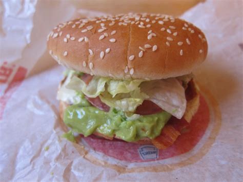 Burger kings mest ikoniska burgare whopper men i mindre storlek. Review: Burger King - Avocado Swiss Whopper Jr. | Brand Eating
