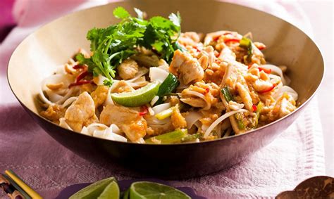 However, you can store leftovers in a sealed container in the fridge for up to 2 days. Authentic Chicken Pad Thai You Can Make in Just 20 Minutes ...