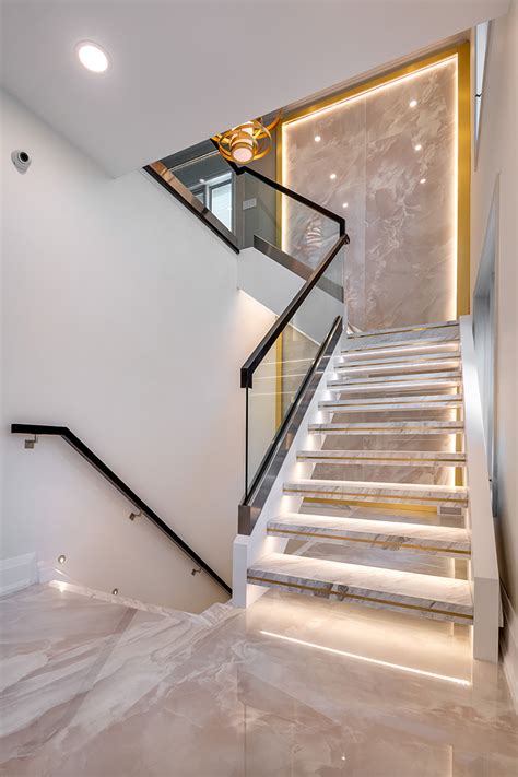Embellish Your Luxury Homes With Contemporary Staircase Designs