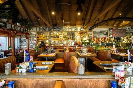 The Best Beachfront Restaurants In Los Angeles