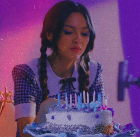 Olívia Rodrigo Icon ☂️ Cake Photoshoot Happy 19th Birthday Birthday