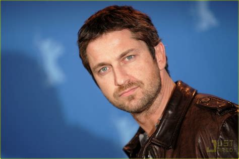 Butler has also produced movies and appeared on television. Gerard Butler: '300' Movie Photocall: Photo 2418260 | 300 ...