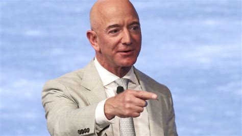 Amazon Founder Jeff Bezos The Worlds Richest Man To Step Down As