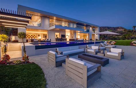 28 Luxury Modern Mansions That Wed Love To Live Business Mavericks