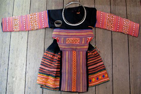 2592-Hmong-girls-outfit-from-Nth-Vietnam2.jpg (1500×998) | Hmong ...