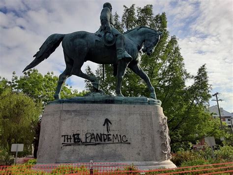 Charlottesvilles Lee And Jackson Statues Vandalized Overnight