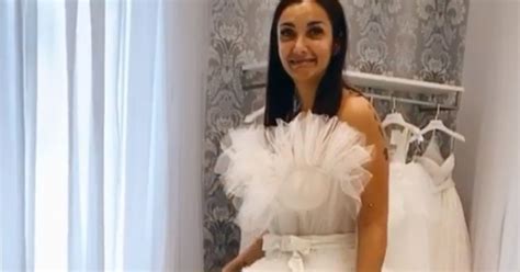 Elettra lamborghini, nota cantante e neo sposa di afro jack, pare sia in difficolta: Elettra Lamborghini fa la prima prova dell'abito da sposa | RDS 100% Grandi Successi