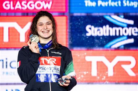 Il classe '99 si arrende solamente al vincitore, il britannico adam peaty, e al bielorusso ilya shymanovich. Benedetta Pilato, oro nei 50 rana per la tarantina ...
